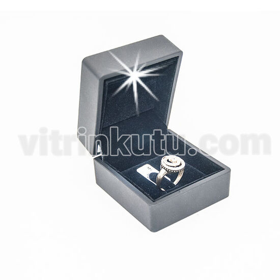 Işıklı Tektaş Yüzük Kutusu Mat 6x6,5 cm Tırnaklı