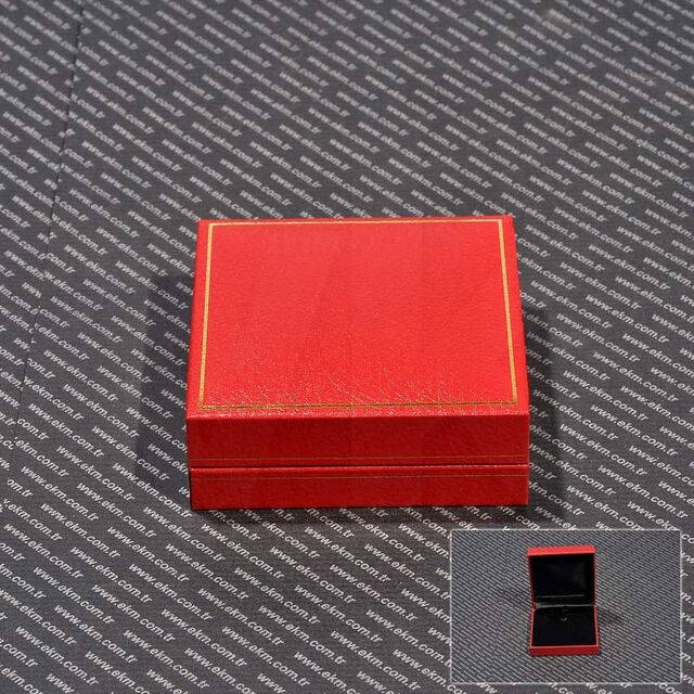 Kolye Takı Kutusu 8,7x9,1 cm Kırmızı Kartier Yaldız İşlemeli