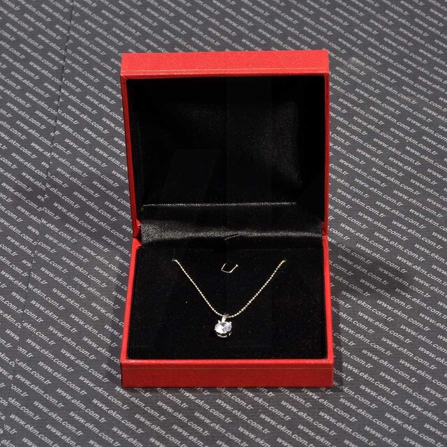 VitrinKutu - Kolye Takı Kutusu 8,7x9,1 cm Kırmızı Kartier Yaldız İşlemeli