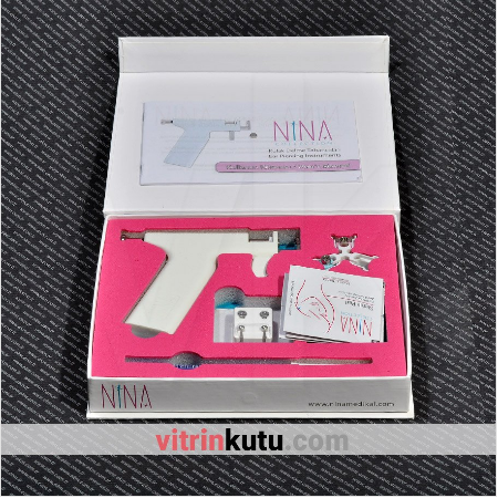 VitrinKutu - Kulak Delme Tabancası Nina 20x18 cm Takım