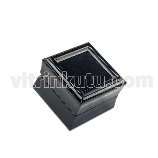 Yüzük Tektaş Kutusu Ahşap Üstü Kadife 7x7 cm Cilalı